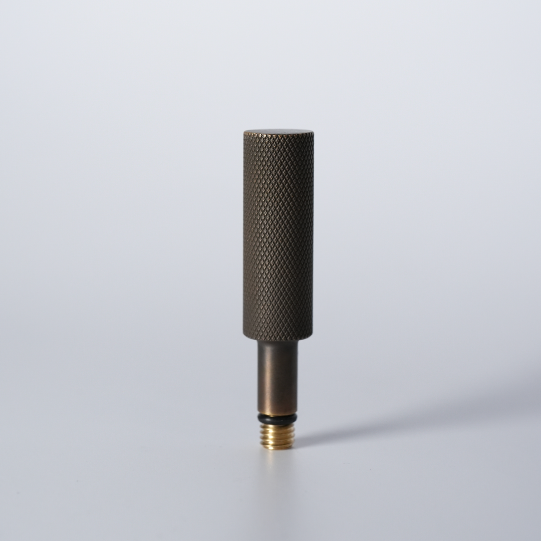 xOx Knurled Pin Handle